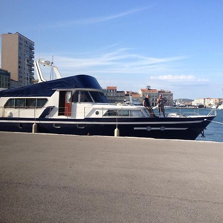 Yacht Bateau Moteur Benetti 19M Otel Sète Dış mekan fotoğraf