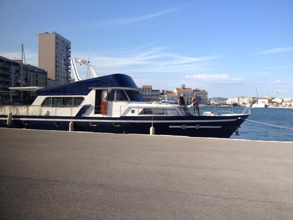 Yacht Bateau Moteur Benetti 19M Otel Sète Dış mekan fotoğraf